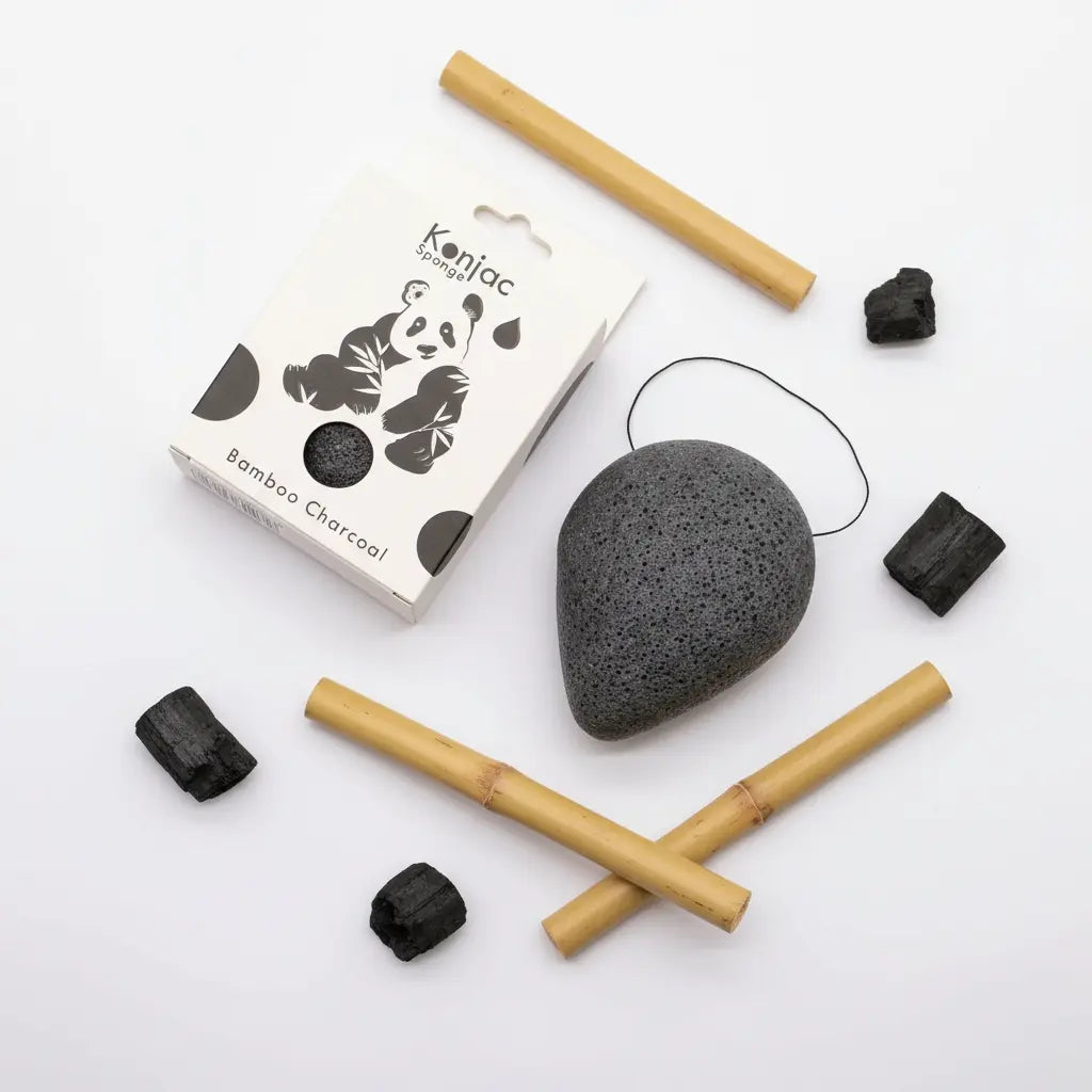 Flat lay con bambú y carbón